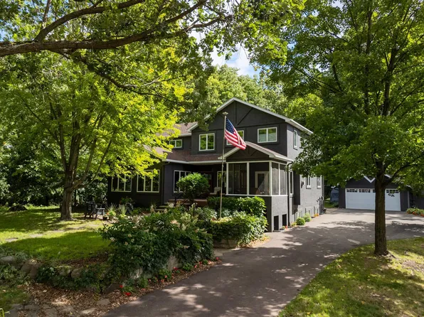 3449 Hamilton Ave, Deephaven, MN 55391