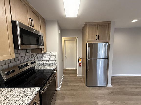 3rd image of 47 Bridge St #1