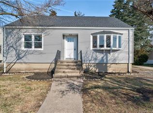 59 Pennsylvania Ave, Bridgeport, CT 06610