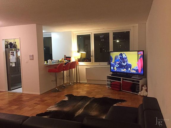 3rd image of 115 E 34th St APT 13A