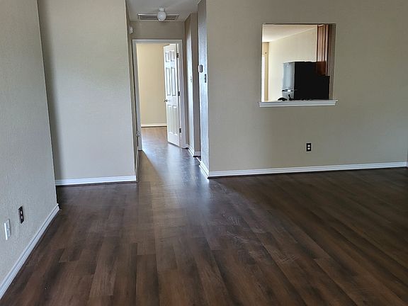 4th image of 5009 Blue Haven Dr