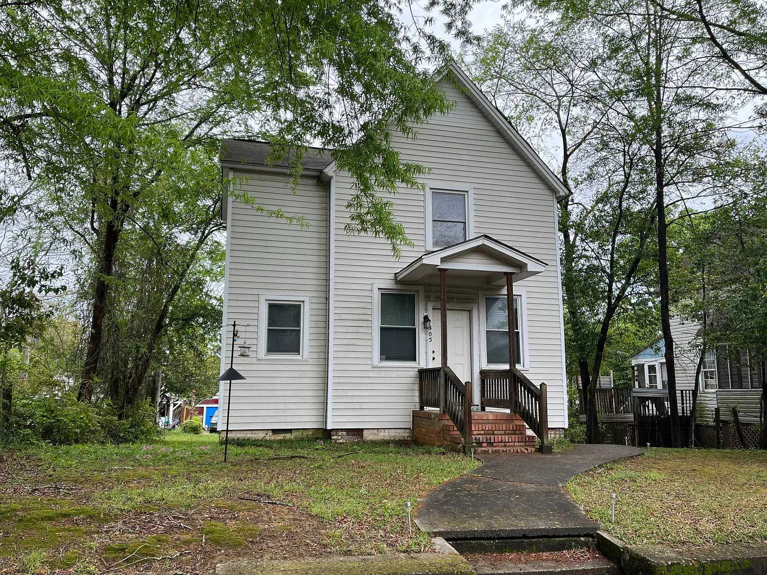 1 bed, 325 sqft, $885 — Photo 1
