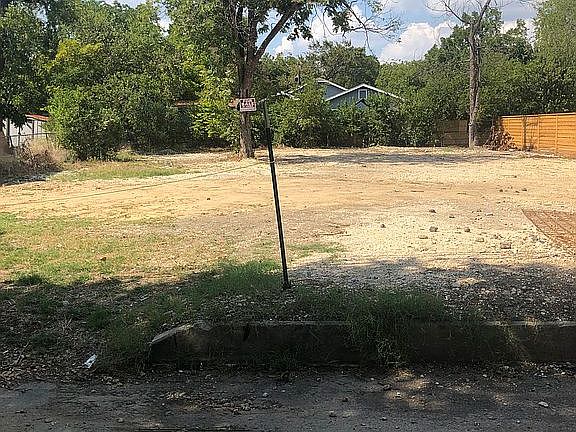 4th image of 128 Rose Ln