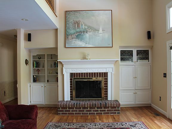 Great Room,Built-ins, Gas Fr