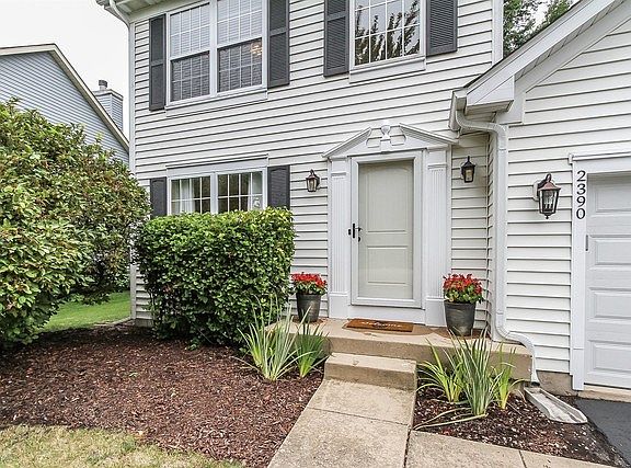 2nd image of 2390 Cheshire Dr