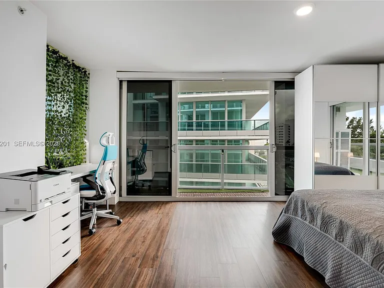 9261 E Bay Harbor Dr #607 — Photo 18