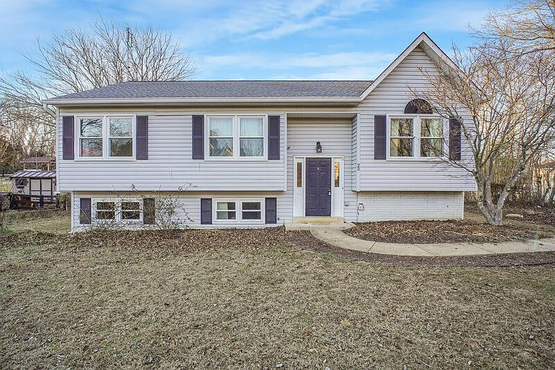 1st image of 22 Brown Cir