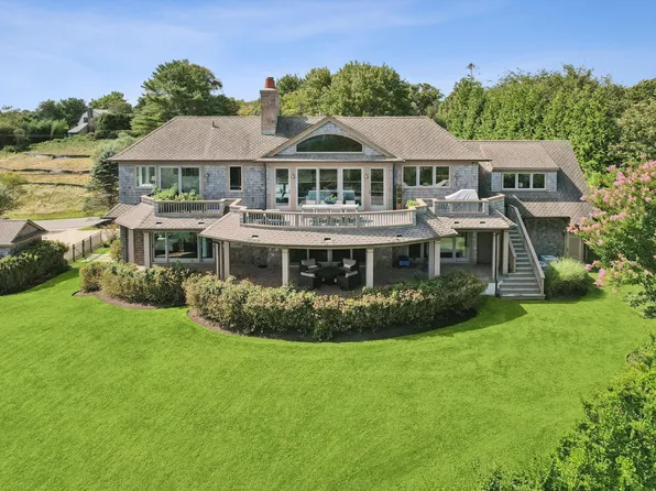 8 S Ferncroft Pl, Montauk, NY 11954