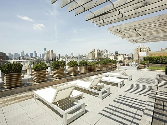 Sold by Sotheby's International Realty | media 17