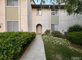 28 Thoreau Dr, Plainsboro, NJ 08536