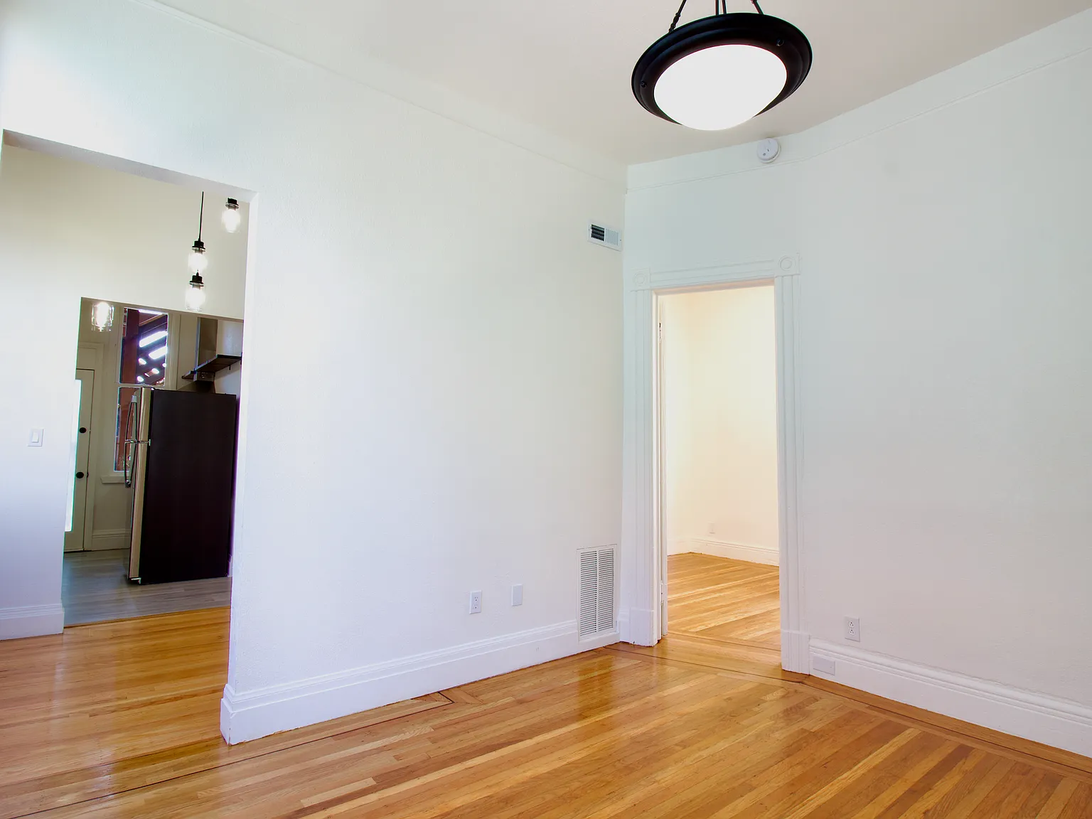 2 bed, 620 sqft, $5,300 — Photo 3