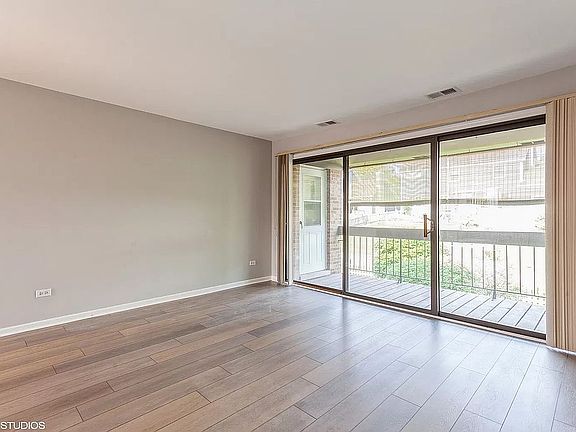 3rd image of 5822 Doe Cir #1-7