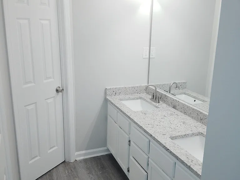 2560 Picardy Cir N — Photo 5