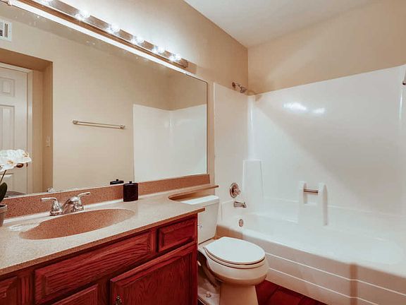 5th image of 540 N May St #1118