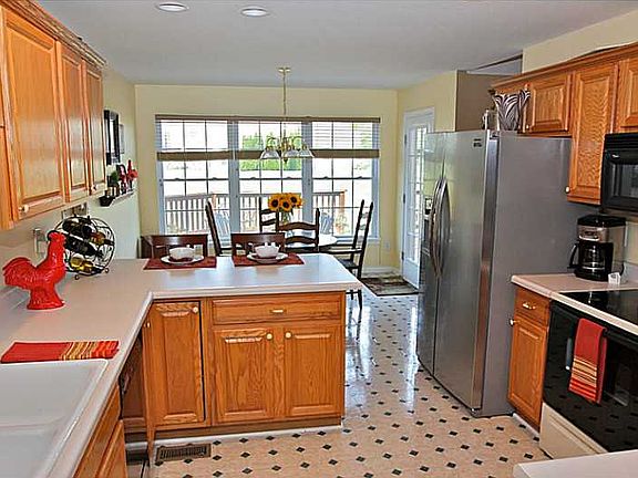 4th image of 1288 N Manchester Dr
