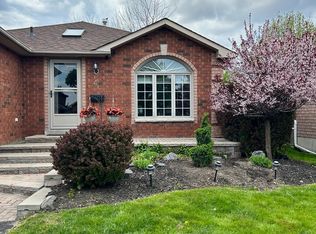 4 Irish Ln, Barrie, ON L4M 6H8