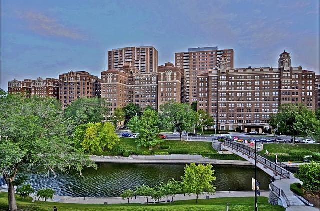 1st image of 229 Ward Pkwy APT 404B