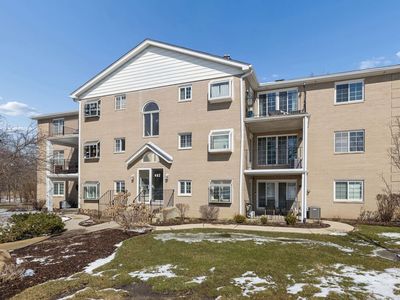 462 S President St APT 302, Carol Stream, IL, 60188