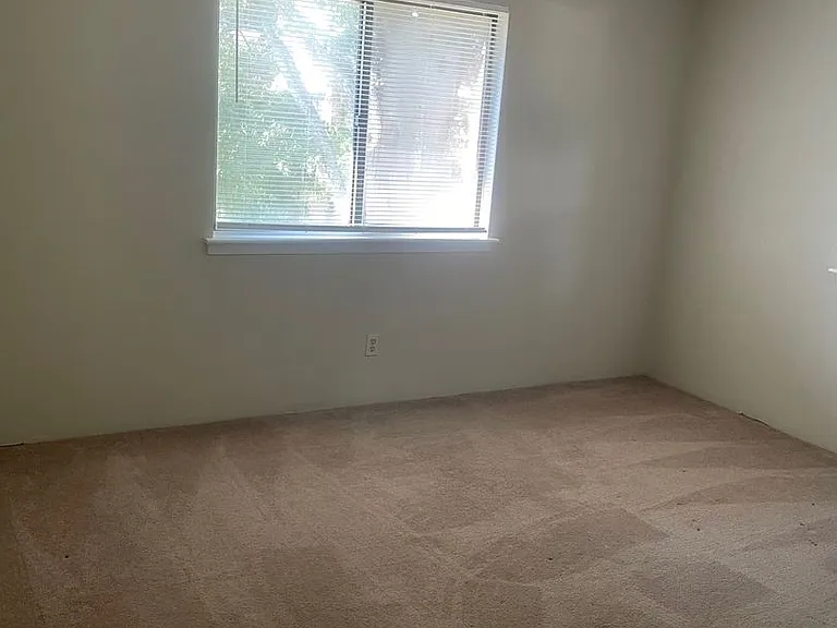 1224 Old Manor Rd — Photo 12