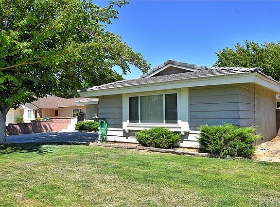 3rd image of 44542 Leatherwood Ave