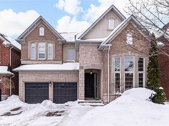 3rd image of 3192 Sorrento Cres