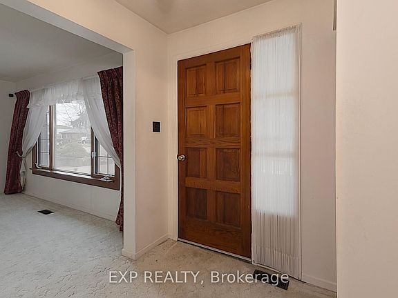 5th image of 1109 Sprucedale Rd