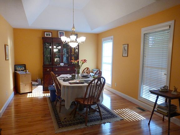 3rd image of 207 Ferncliff Dr