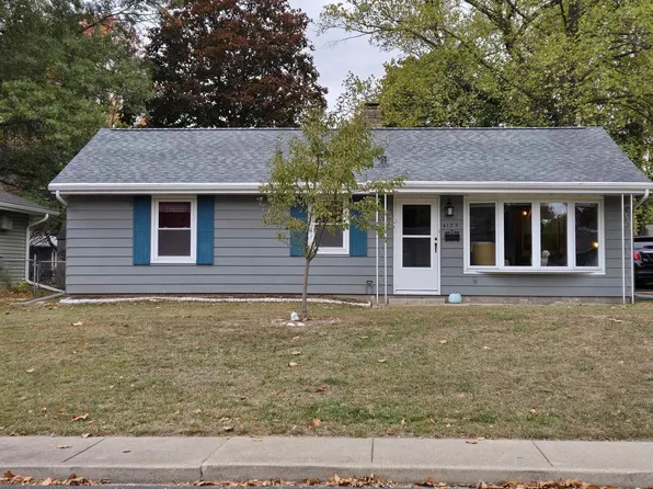 4135 N Chelsea Pl, Peoria, IL 61614