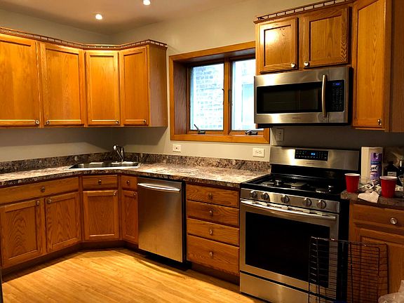 5th image of 5626 N Artesian Ave
