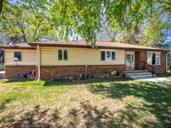 18355 W Sundown Rd, Holstein, NE 68950