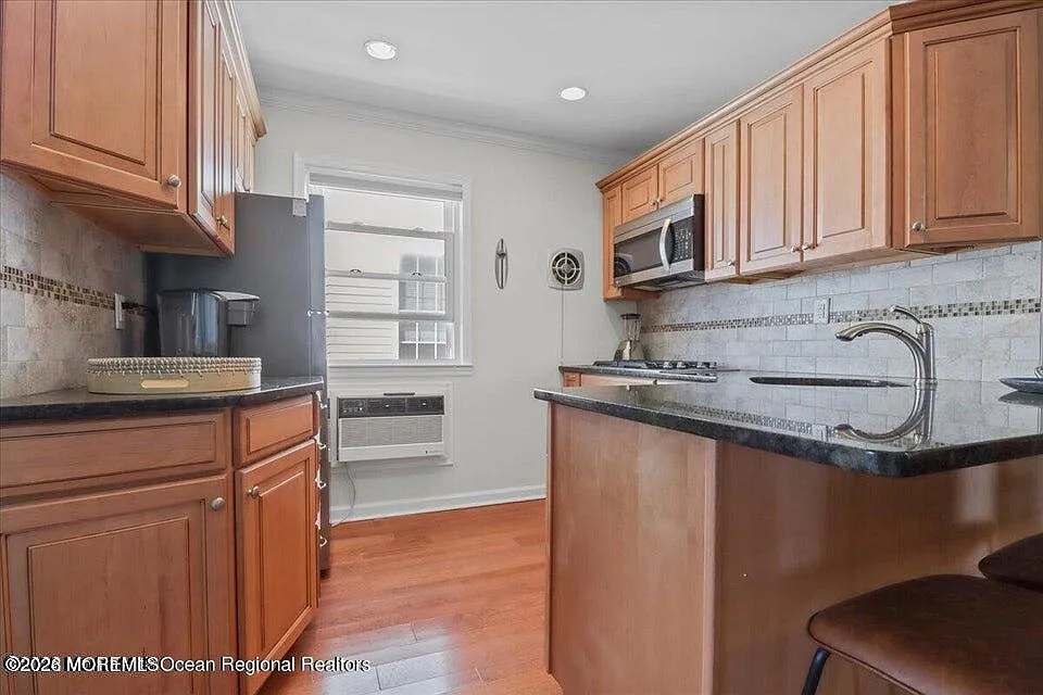 2 bed, 540 sqft, $1,750 — Photo 2