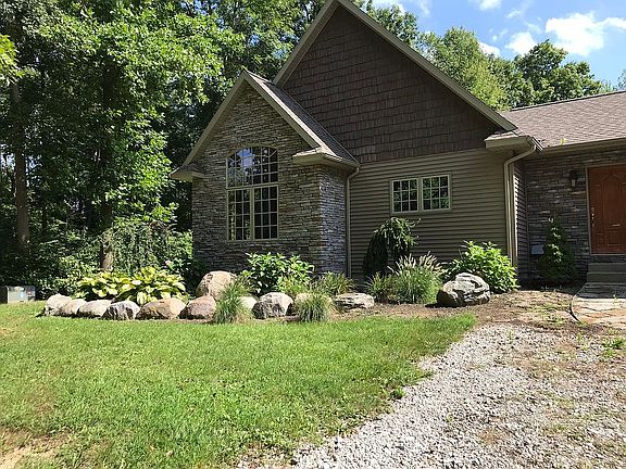4th image of 1255 Meadow Ln