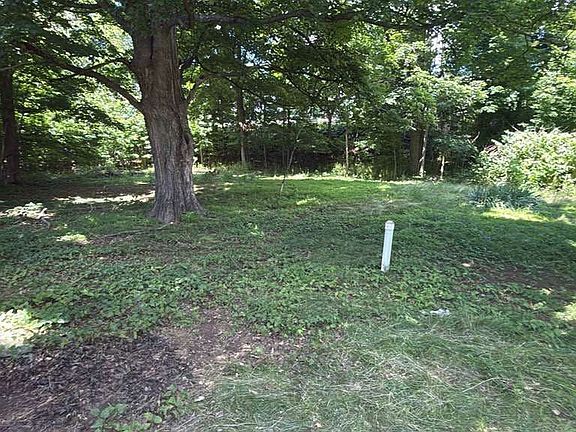 4th image of 1581 Sussex Tpke