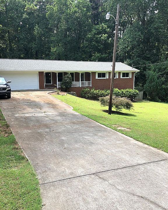 2nd image of 2003 Lake Lucerne Dr