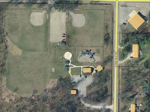2nd image of 590 S Bennett Dr