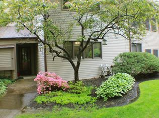 16555 Wren Rd APT B, Chagrin Falls, OH 44023