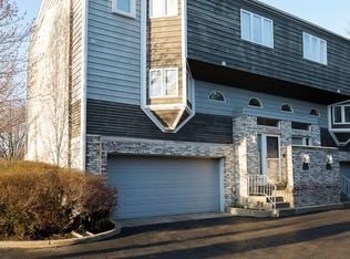 5832 Lincoln Ave UNIT A, Morton Grove, IL 60053