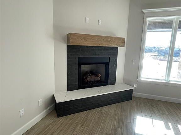 2nd image of 2824 Dalewood Pl