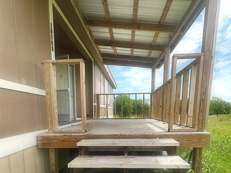 12457 FM 1392 — Photo 12