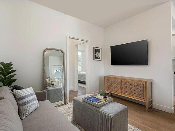4th image of 131 E Brookdale Pl #135A