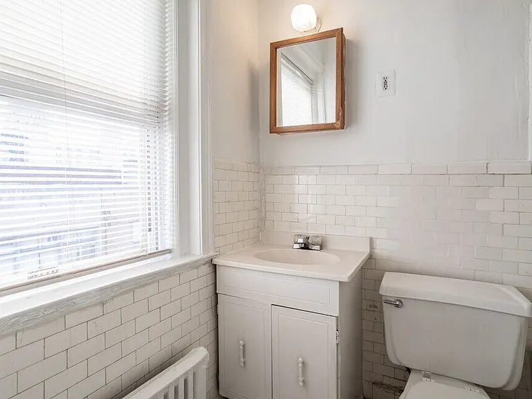 Stonehurst Apartments — Photo 10