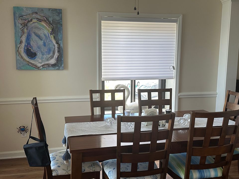 Dining room table for 6, placemats, and other things for the table included.
