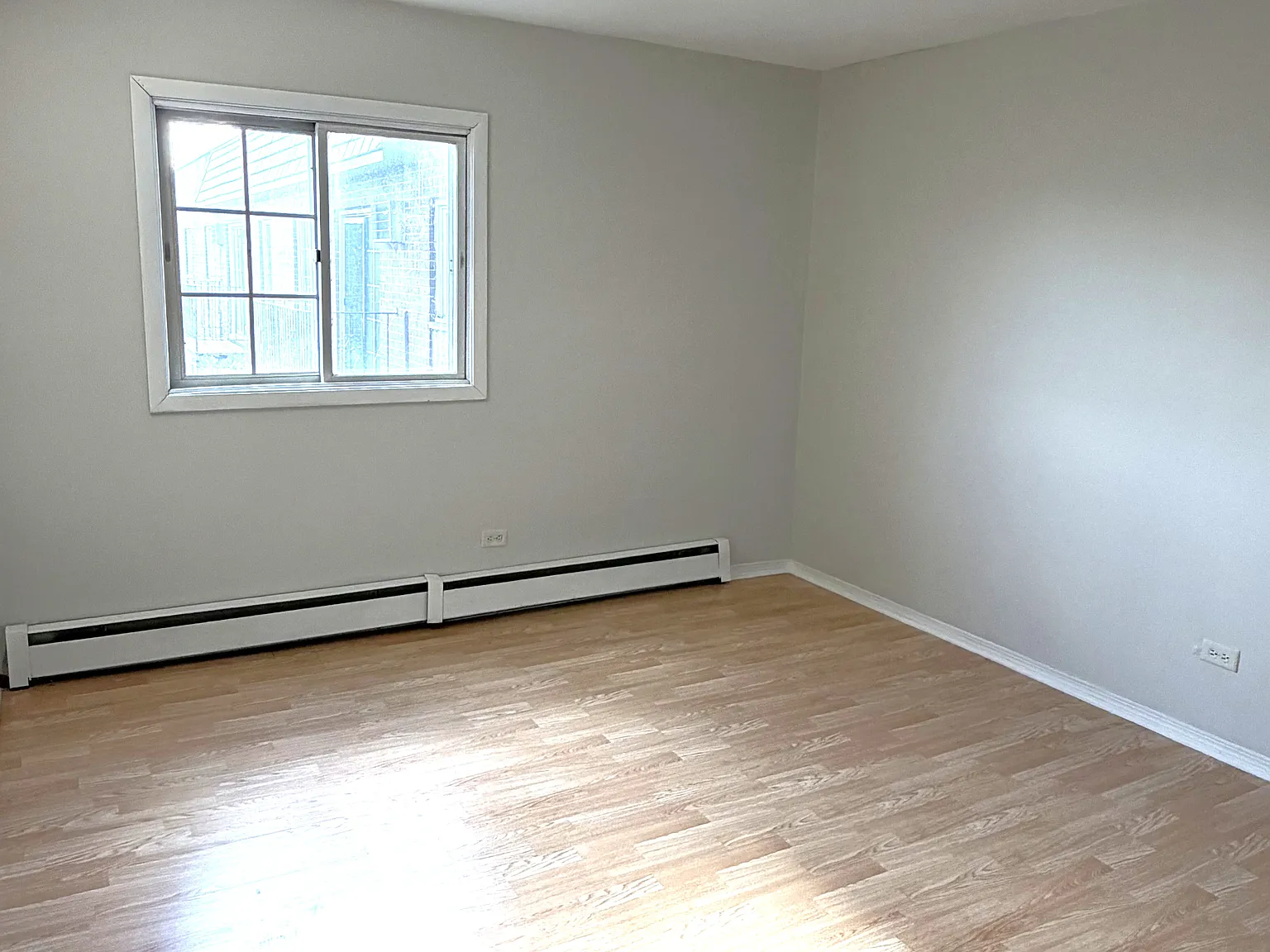 2 bed, 900 sqft, $1,600 — Photo 4