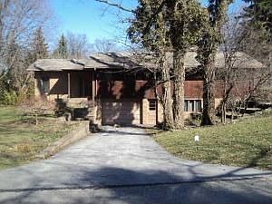 1st image of 15 Parkwood Dr