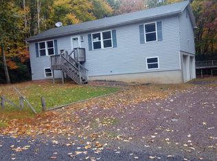 4300 Greenwood Dr, Kunkletown, PA 18058