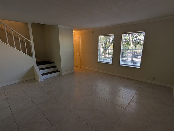 4th image of 11805 Algonquin Dr