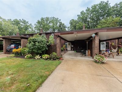 9494 Fernwood Dr, Olmsted Falls, OH, 44138