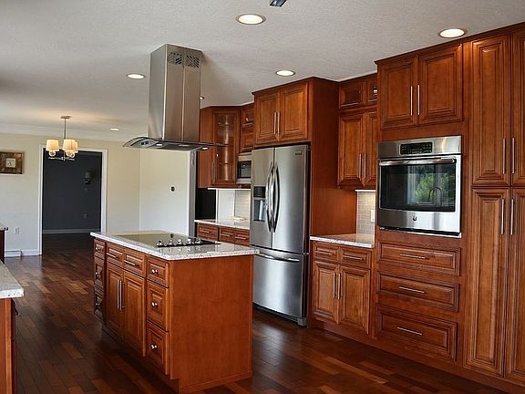 5th image of 2311 Springfield Dr
