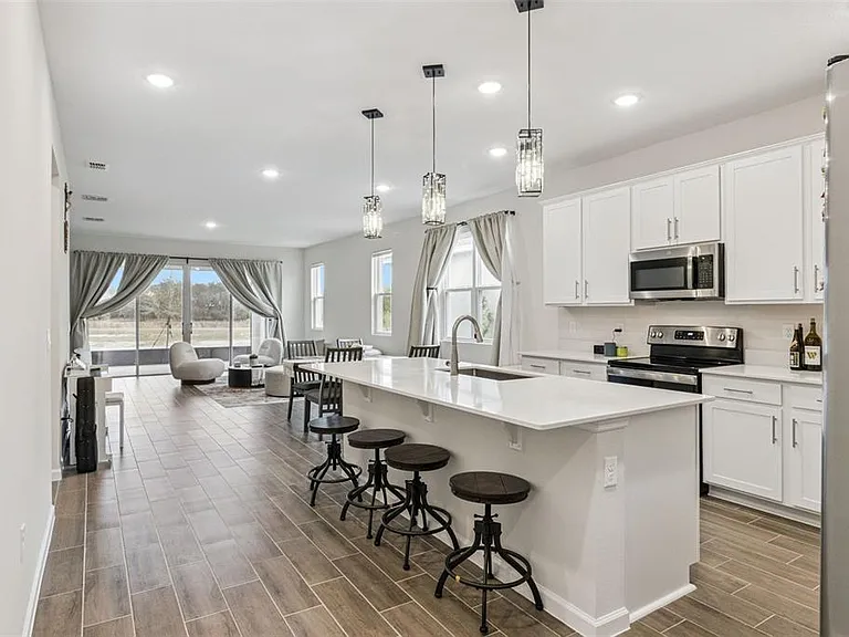 654 Heritage Square Dr — Photo 14
