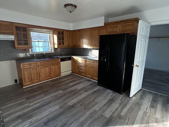 2nd image of 1233 Lake Taylor Dr